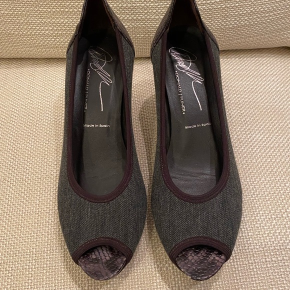 Donald J Pliner Dark Denim Open Toe W Snake Print Leather Heel / Womens Size 7N - Picture 2 of 11